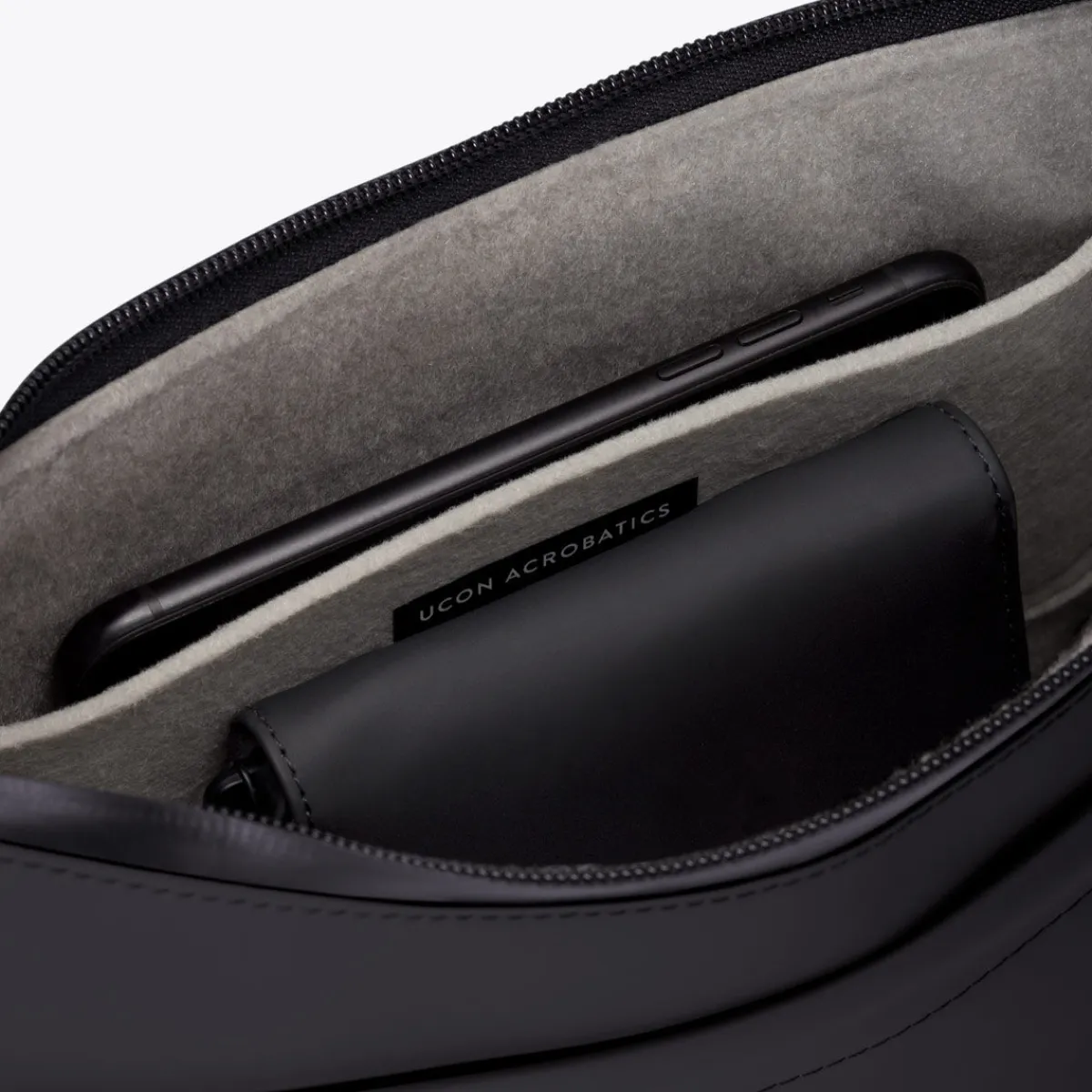 Lotus Infinity Series | Umhängetaschen | Ucon Acrobatics Alva Medium Bag Black