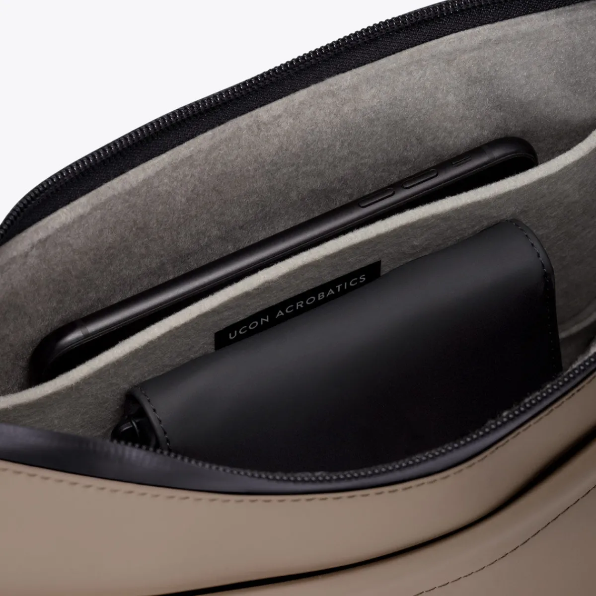 Lotus Infinity Series | Umhängetaschen | Ucon Acrobatics Alva Medium Bag DarkSand