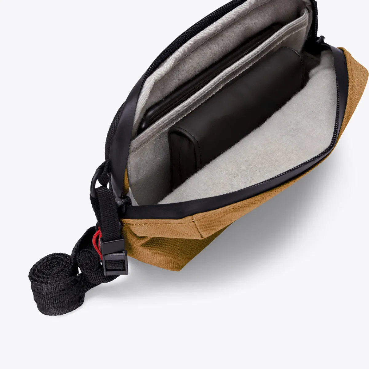 Phantom Series | Crossbody-taschen | Ucon Acrobatics Ando Medium Bag DarkSandReflective