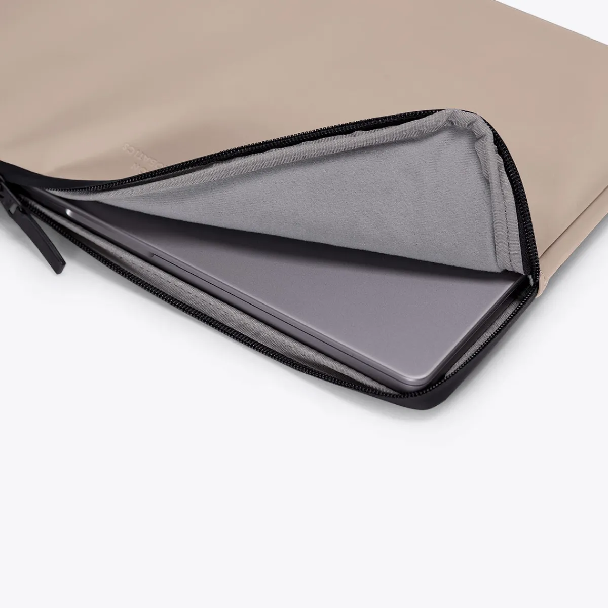 Lotus Series | Ucon Acrobatics Argos Medium Sleeve Nude