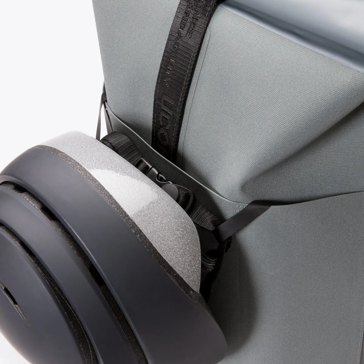 Phantom Endurance | Hajo Medium | Ucon Acrobatics Hajo Medium Backpack PigeonBlueReflective