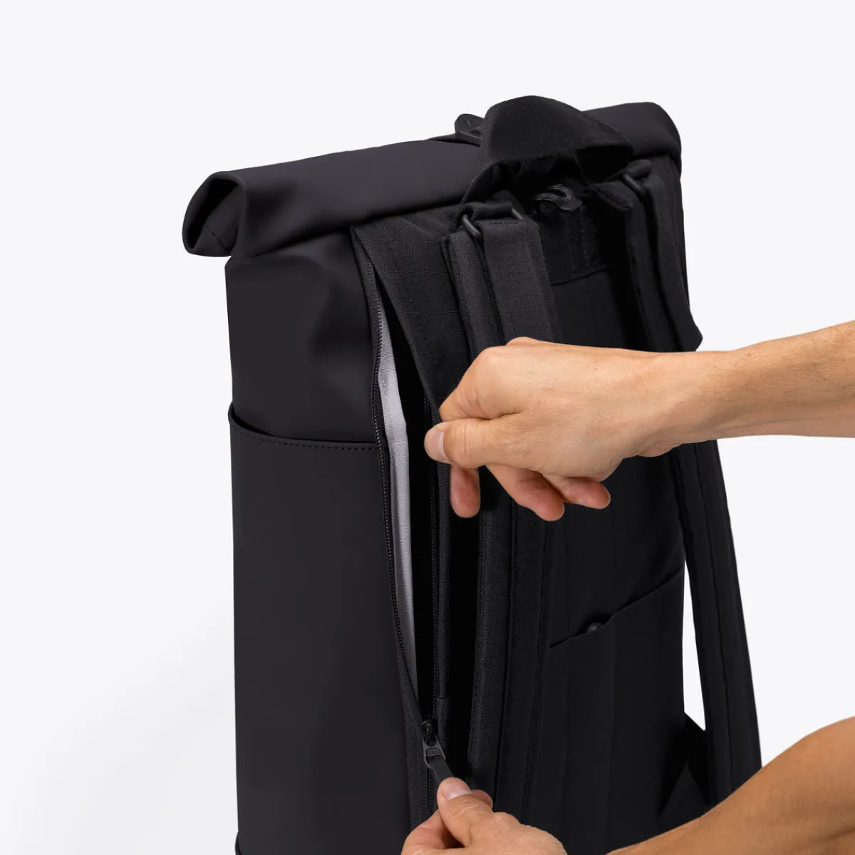 Lotus Infinity Series | Hajo Medium | Ucon Acrobatics Hajo Medium Pannier Backpack Black
