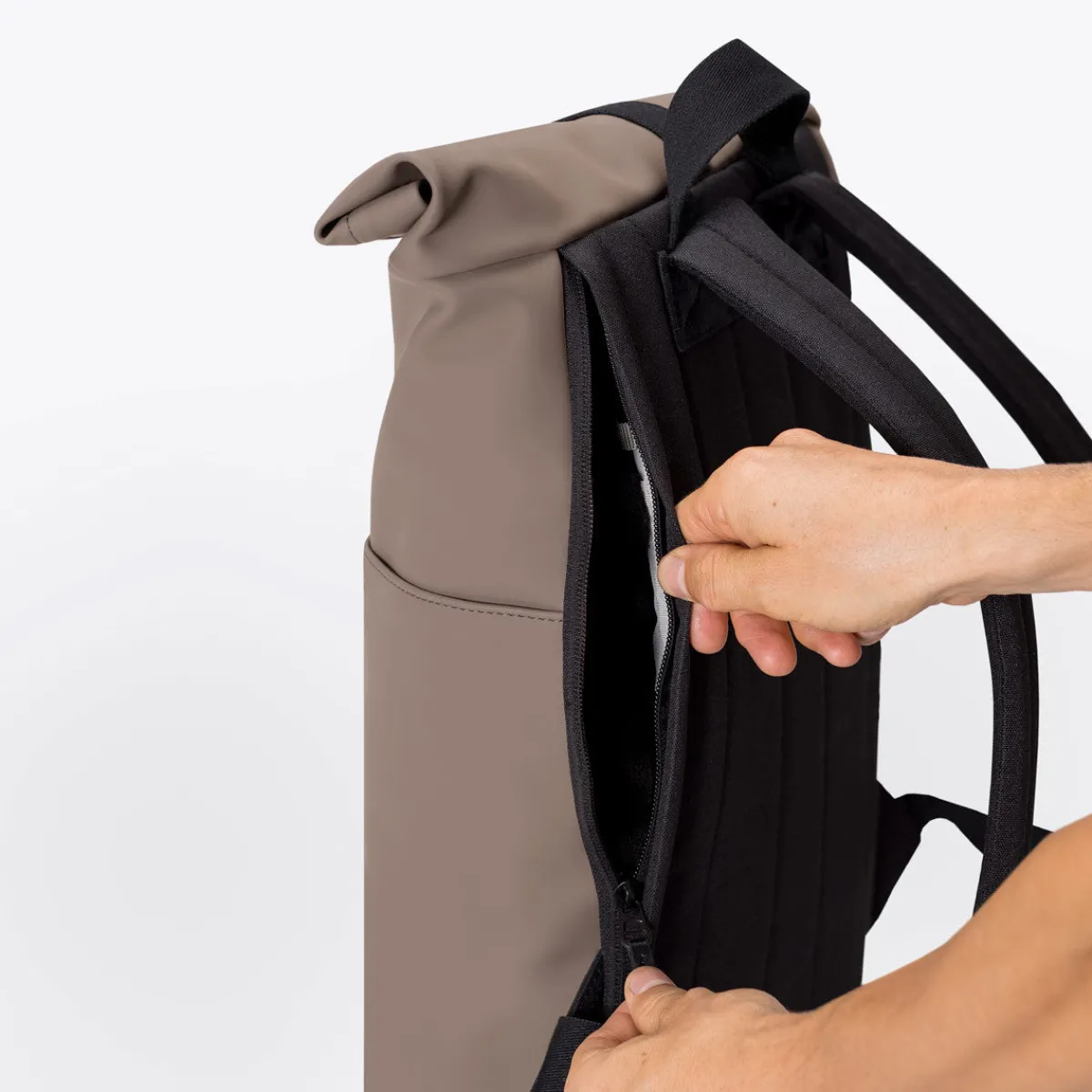 Lotus Infinity Series | Hajo Mini | Ucon Acrobatics Hajo Mini Backpack DarkSand