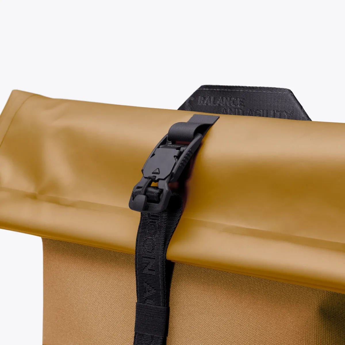 Phantom Endurance | Jannik Medium | Ucon Acrobatics Jannik Medium Backpack DarkSandReflective
