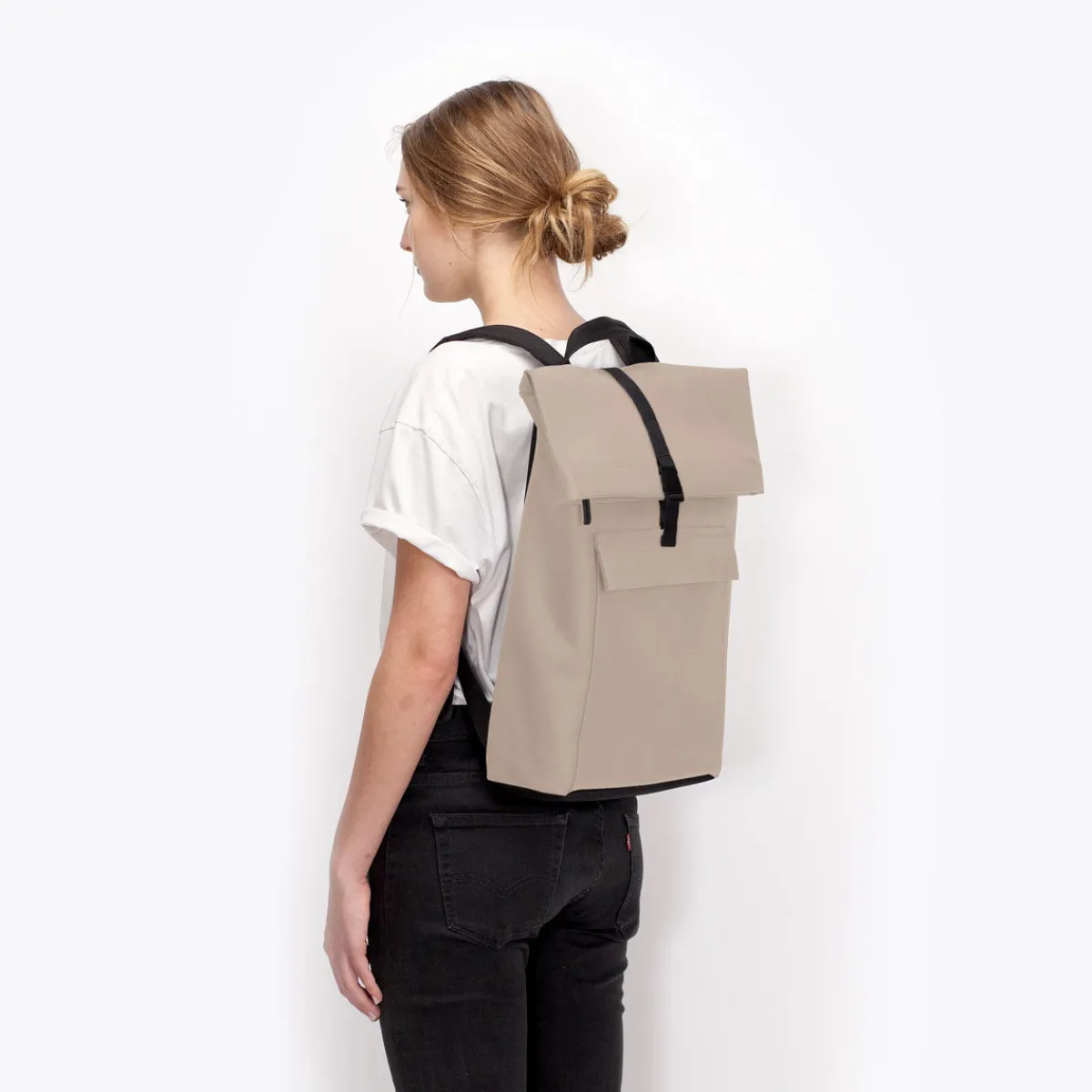 Lotus Infinity Series | Jannik Medium | Ucon Acrobatics Jannik Medium Backpack Sand