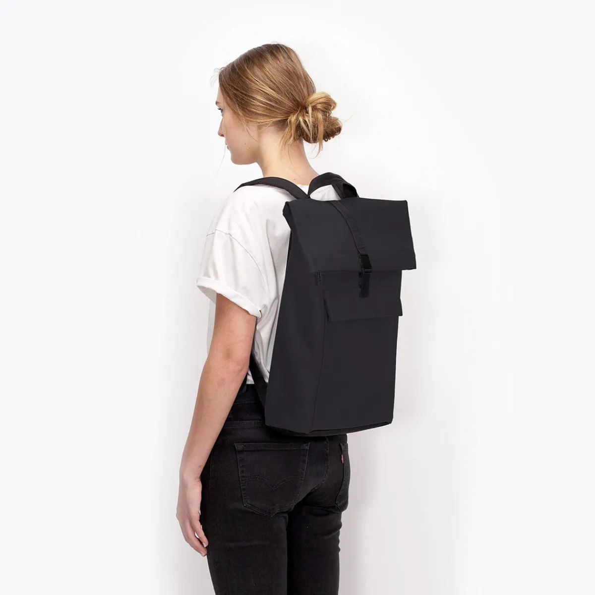 Lotus Infinity Series | Jannik Medium | Ucon Acrobatics Jannik Medium Backpack Black