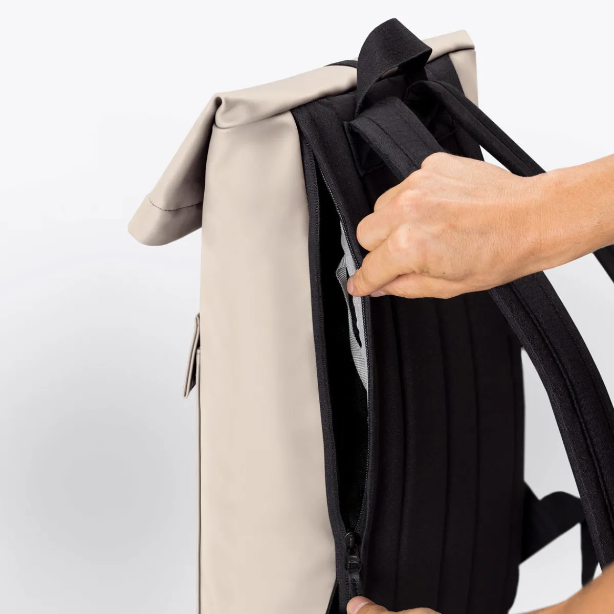 Lotus Infinity Series | Jannik Medium | Ucon Acrobatics Jannik Medium Backpack LightSand