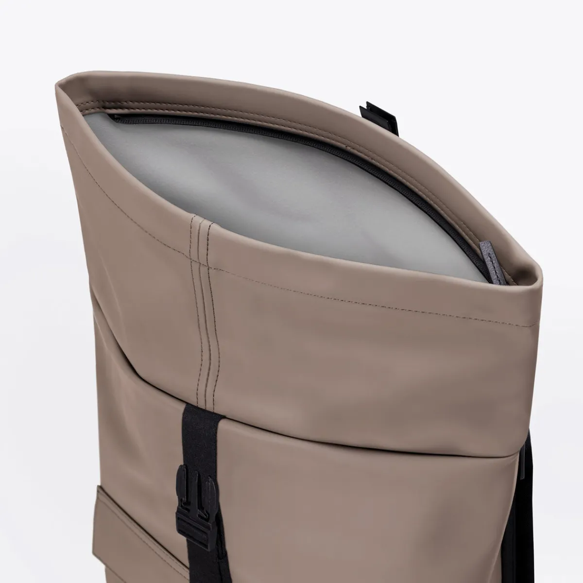 Lotus Infinity Series | Jannik Medium | Ucon Acrobatics Jannik Medium Backpack DarkSand