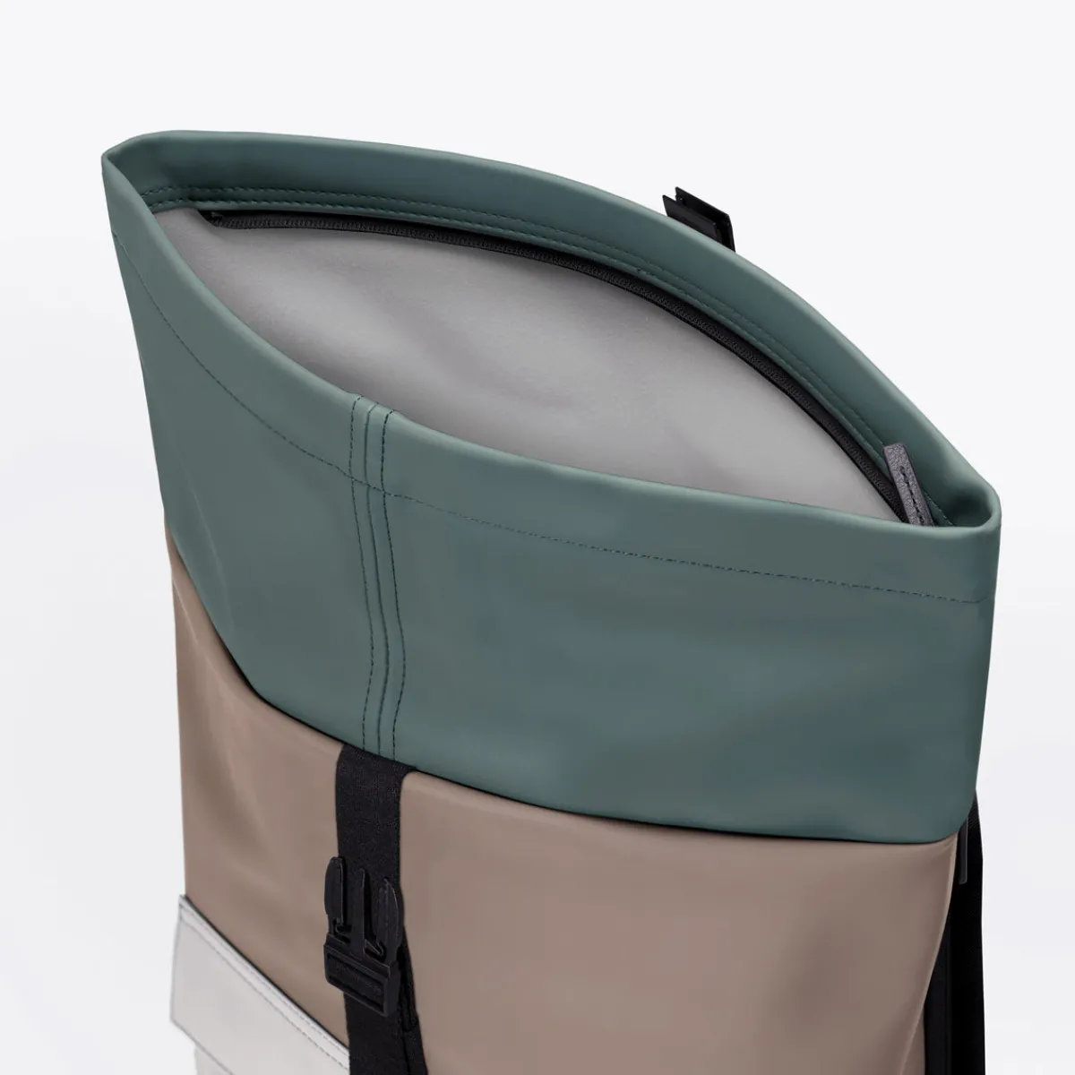 Lotus Infinity Series | Jannik Mini | Ucon Acrobatics Jannik Mini Backpack DarkSand-GlacierGrey