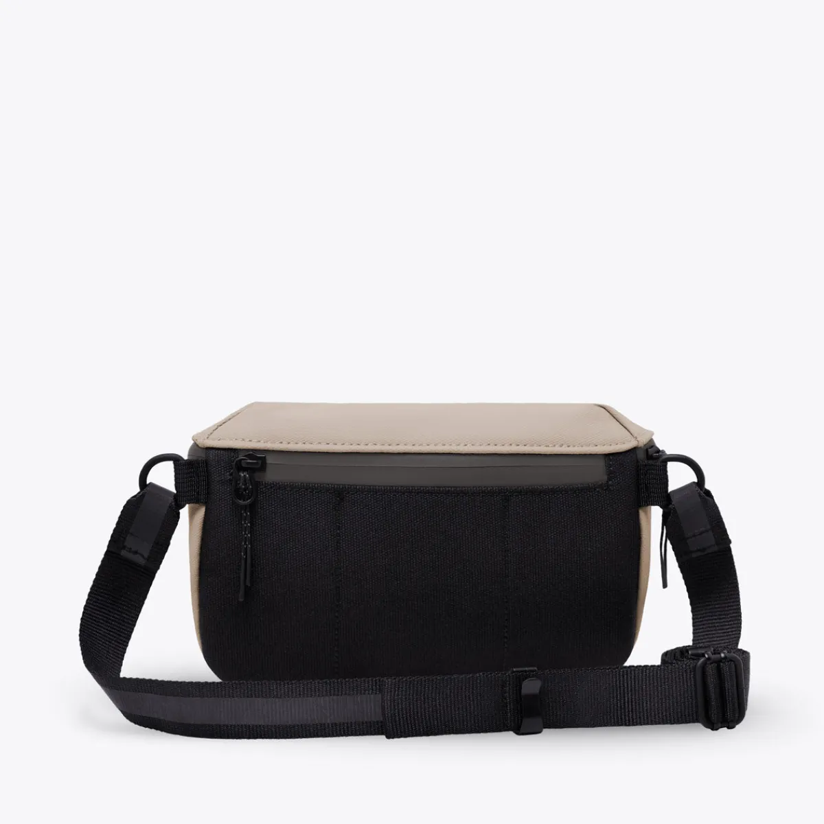 Aloe Series | Jona Medium | Ucon Acrobatics Jona Medium Bag Sand