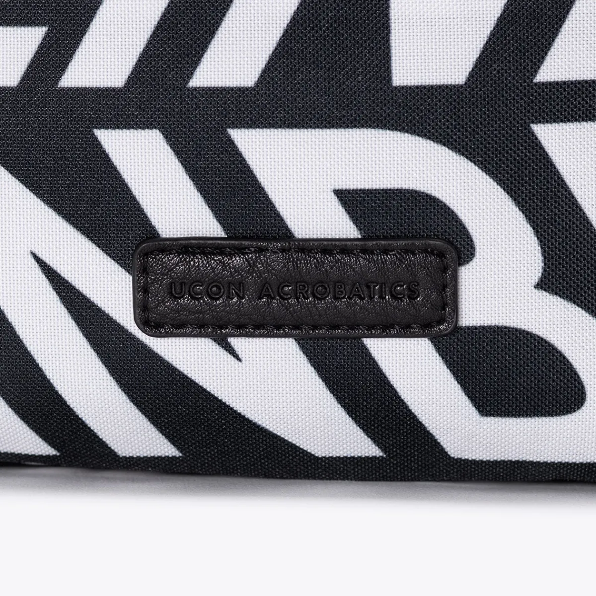 Jona Medium | Crossbody-taschen | Ucon Acrobatics Jona Medium Bag Black&White