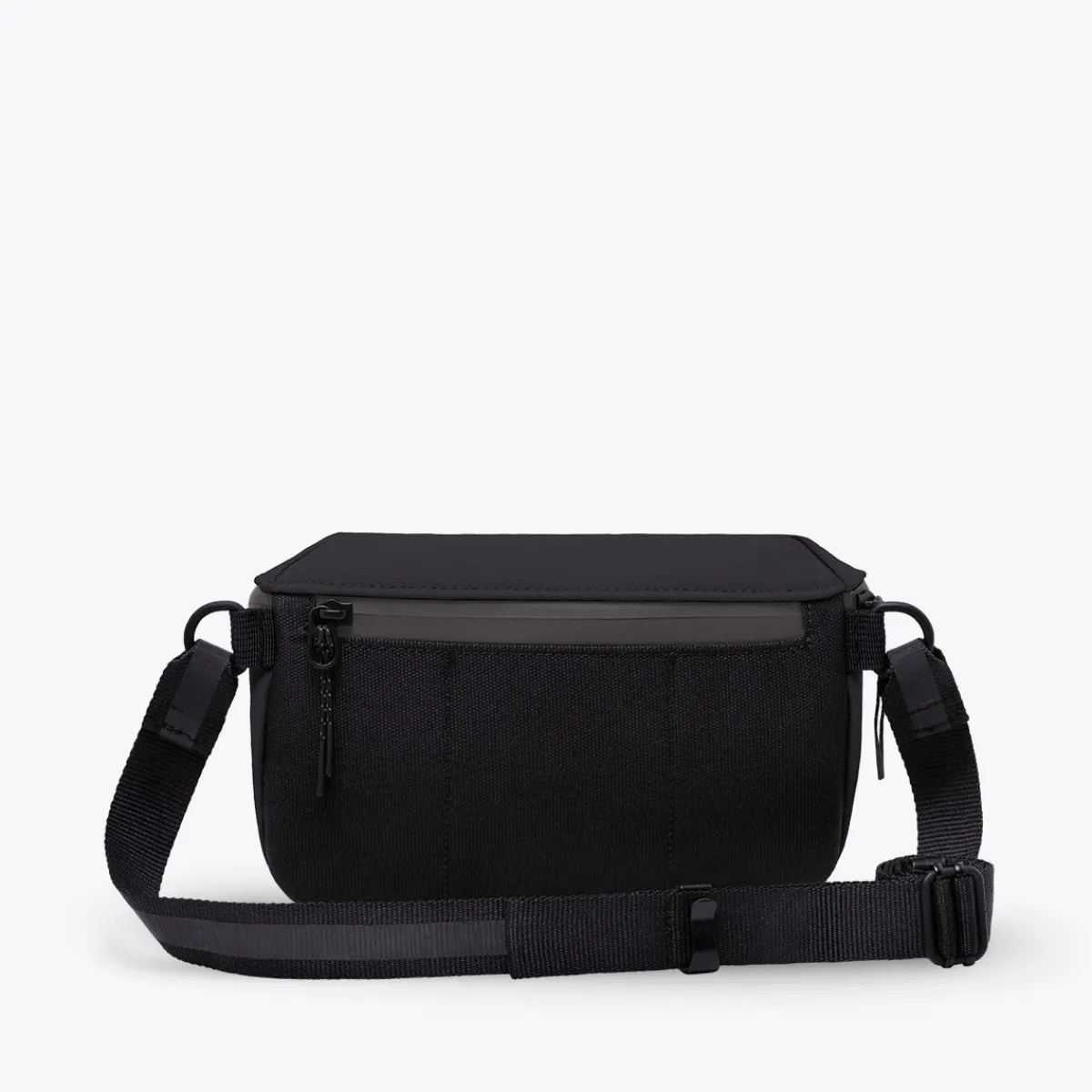 Jona Medium | Aloe Series | Ucon Acrobatics Jona Medium Bag Black