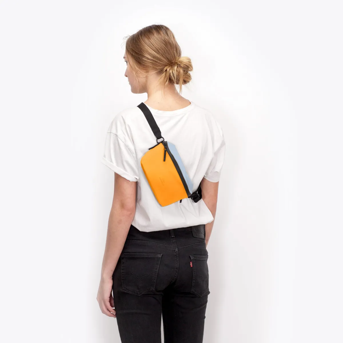 Lotus Series | Jona Medium | Ucon Acrobatics Jona Medium Bag FogBlue-Amber