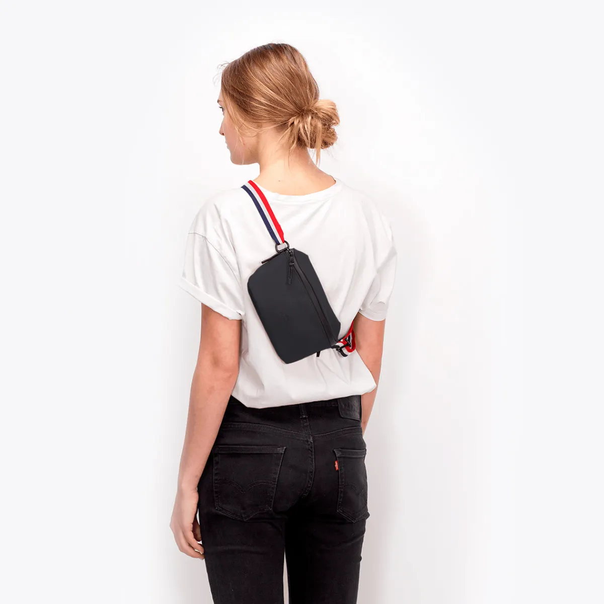 Lotus Series | Jona Medium | Ucon Acrobatics Jona Medium Bag Paris2024Limited