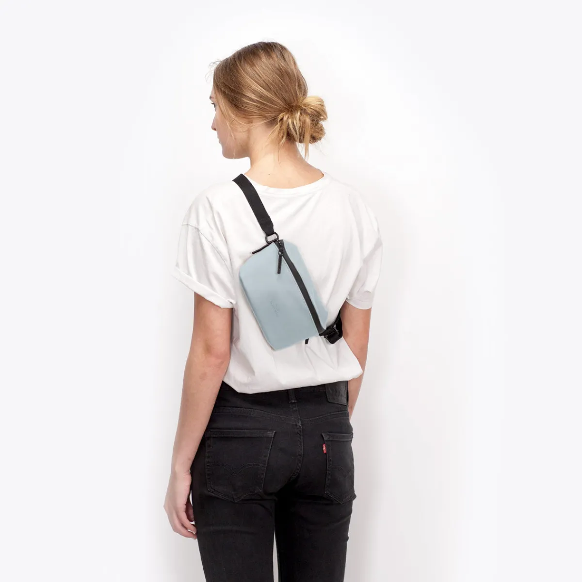 Lotus Infinity Series | Jona Medium | Ucon Acrobatics Jona Medium Bag DustyBlue