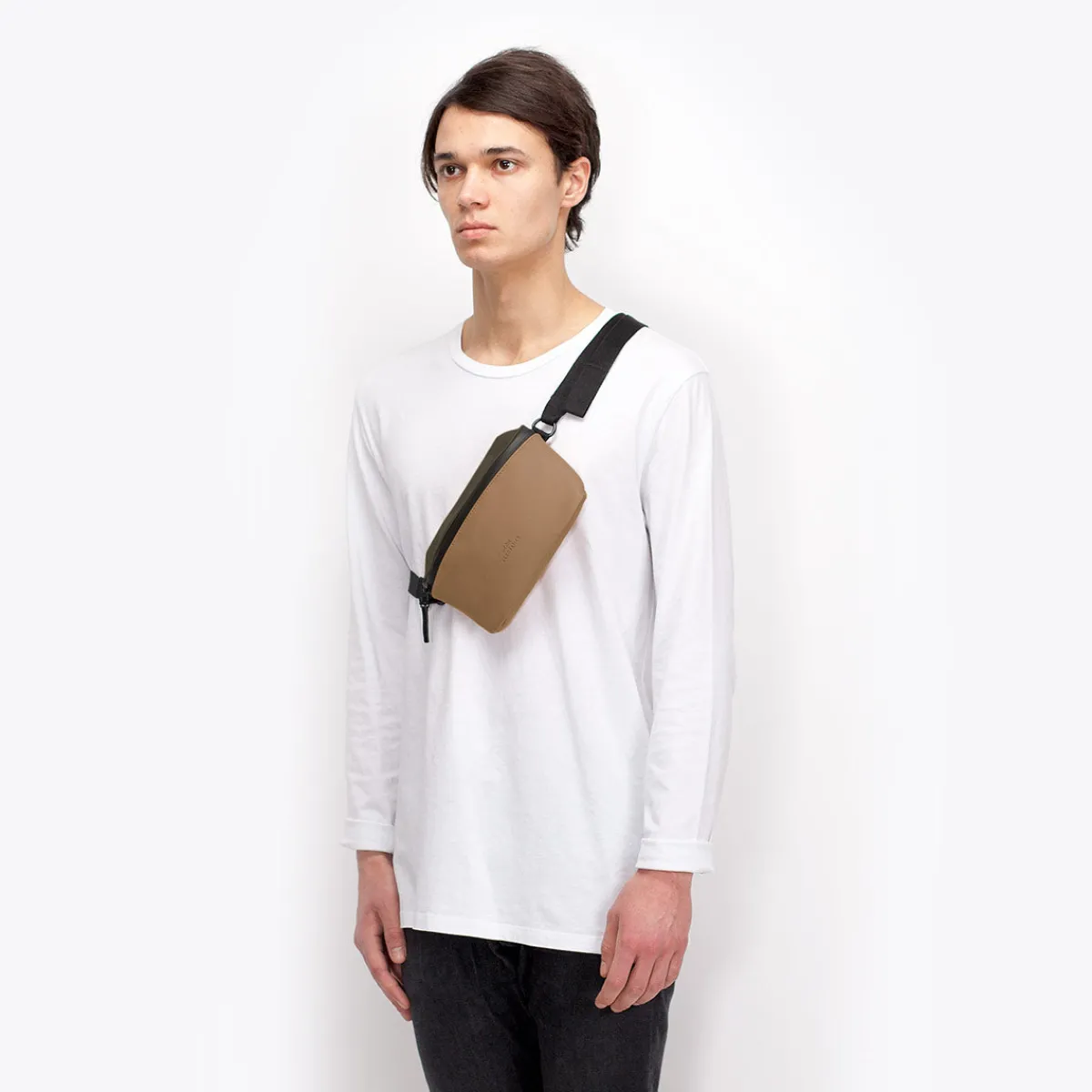 Lotus Series | Jona Medium | Ucon Acrobatics Jona Medium Bag Olive-Almond