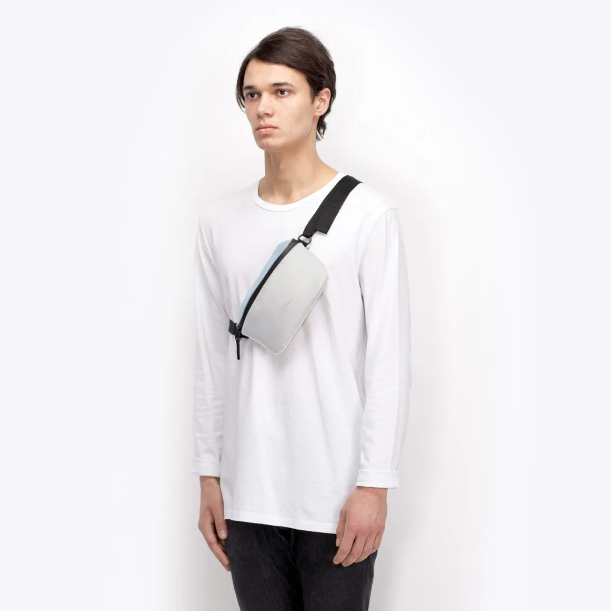 Lotus Infinity Series | Jona Medium | Ucon Acrobatics Jona Medium Bag FogBlue-GlacierGrey