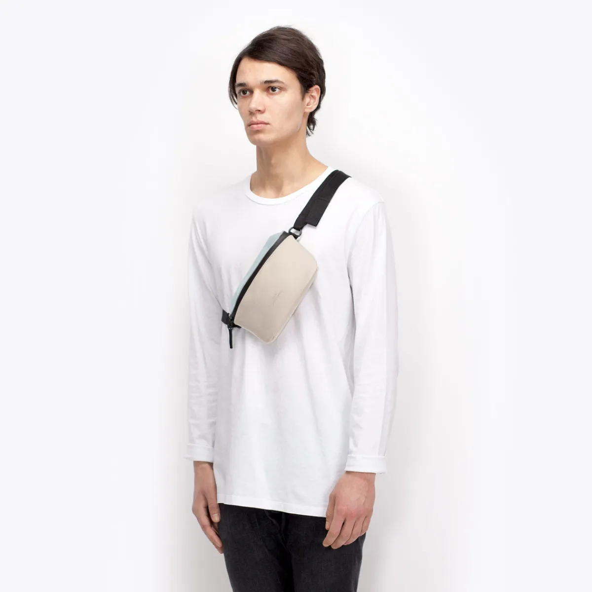 Lotus Infinity Series | Jona Medium | Ucon Acrobatics Jona Medium Bag DustyBlue-LightSand
