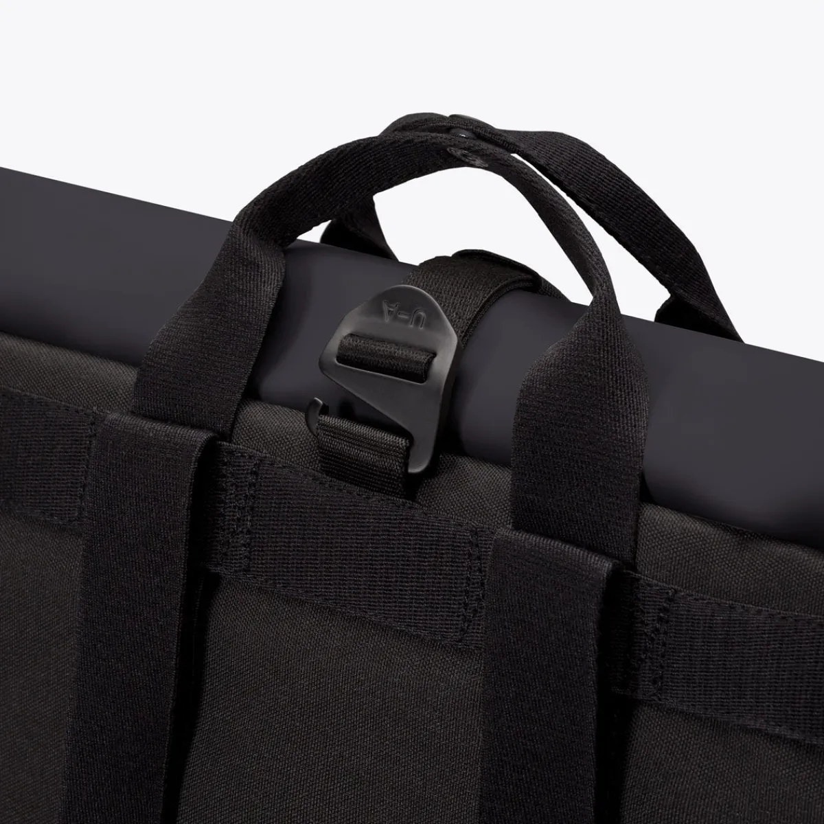 Lotus Infinity Series | Umhängetaschen | Ucon Acrobatics Malte Medium Backpack Black
