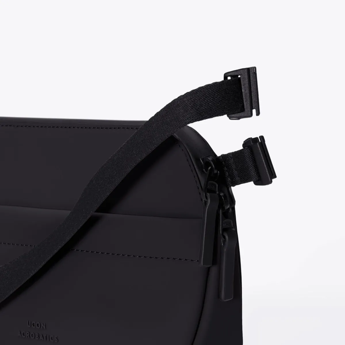 Lotus Infinity Series | Umhängetaschen | Ucon Acrobatics Melvin Medium Bag Black