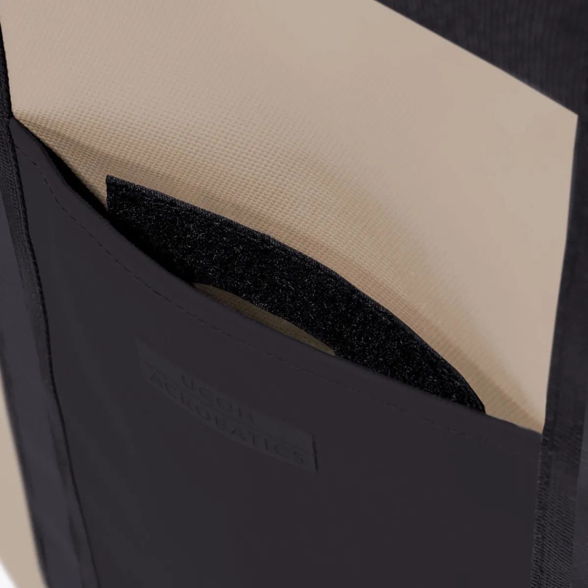 Aloe Series | Ucon Acrobatics Ruben Medium Bag Sand-Black