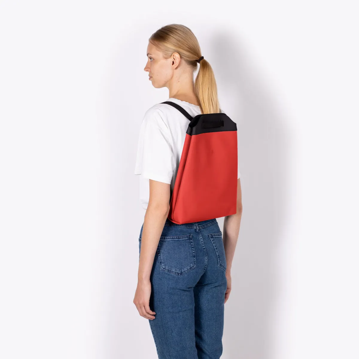 Lotus Series | Umhängetaschen | Ucon Acrobatics Una Bag Red